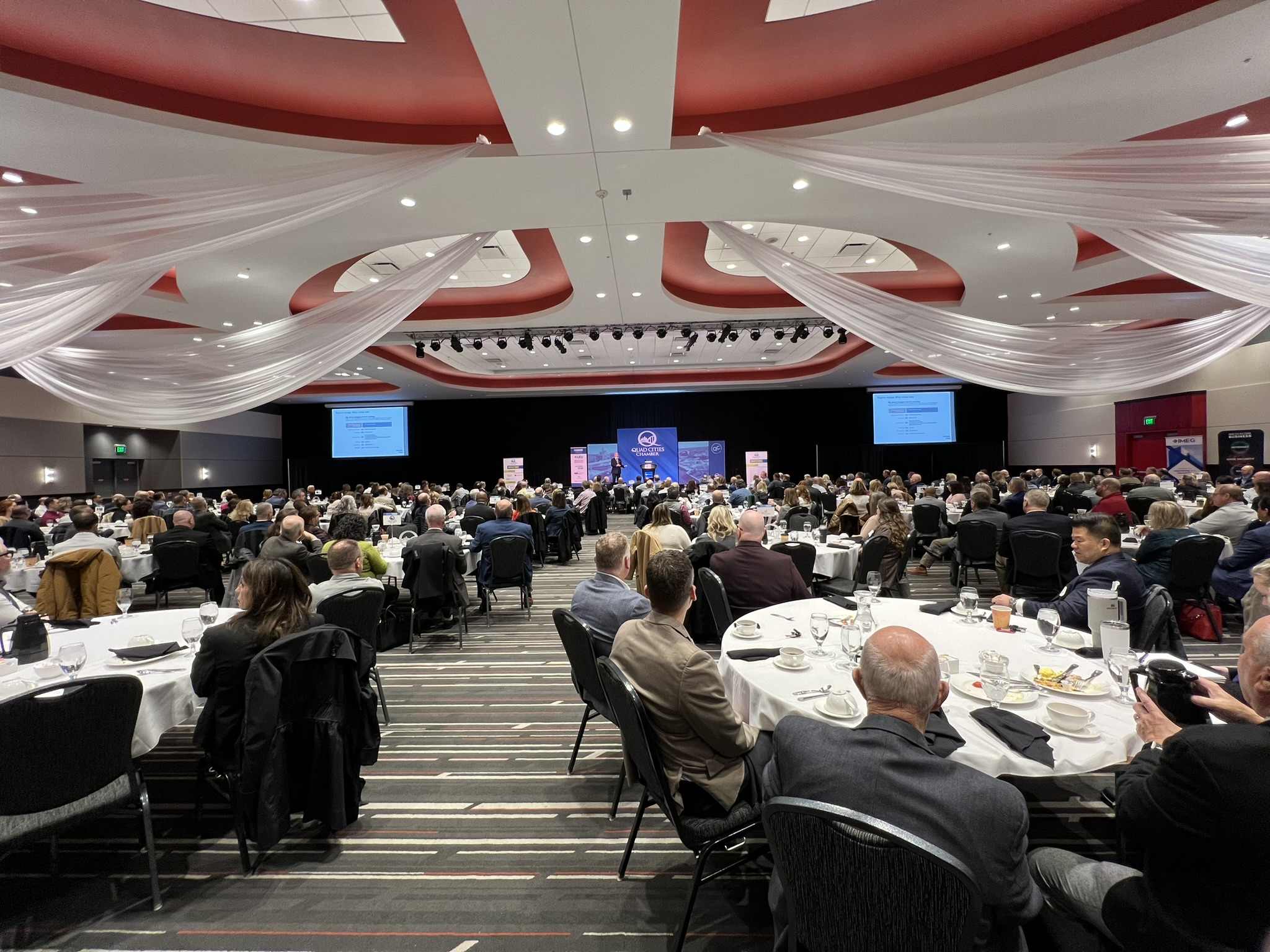 Economic Forecast crowd