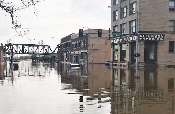 downtown Davenport flooding